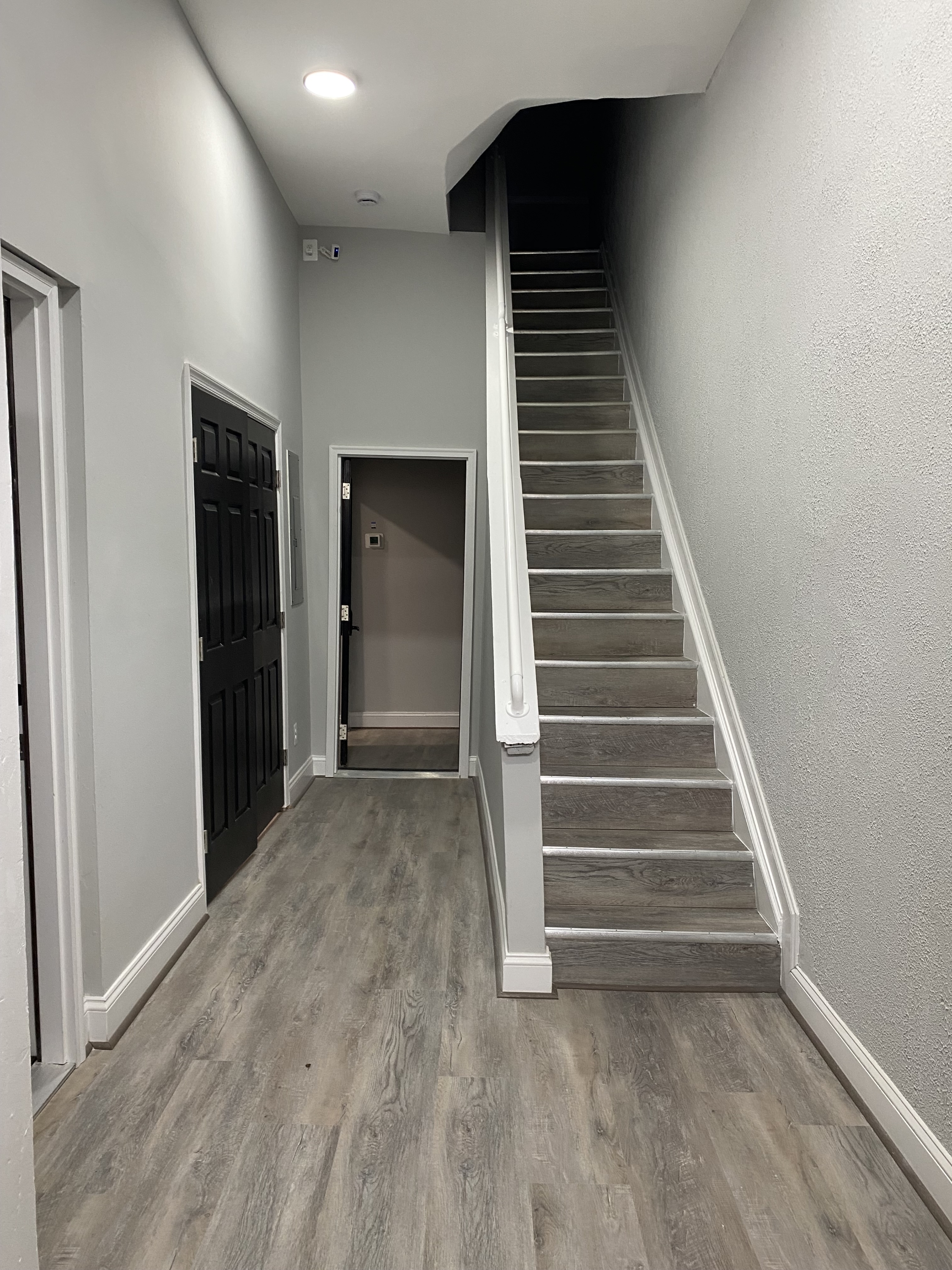 837 North Fulton Avenue - 2B Available $850 priv bath