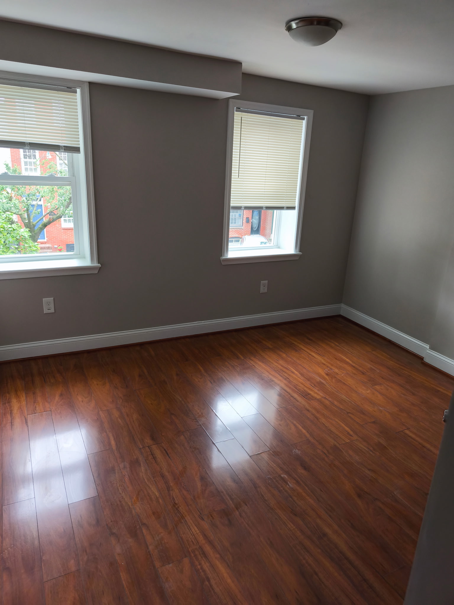 1932 Bank Street - 3A AVAILABLE $800