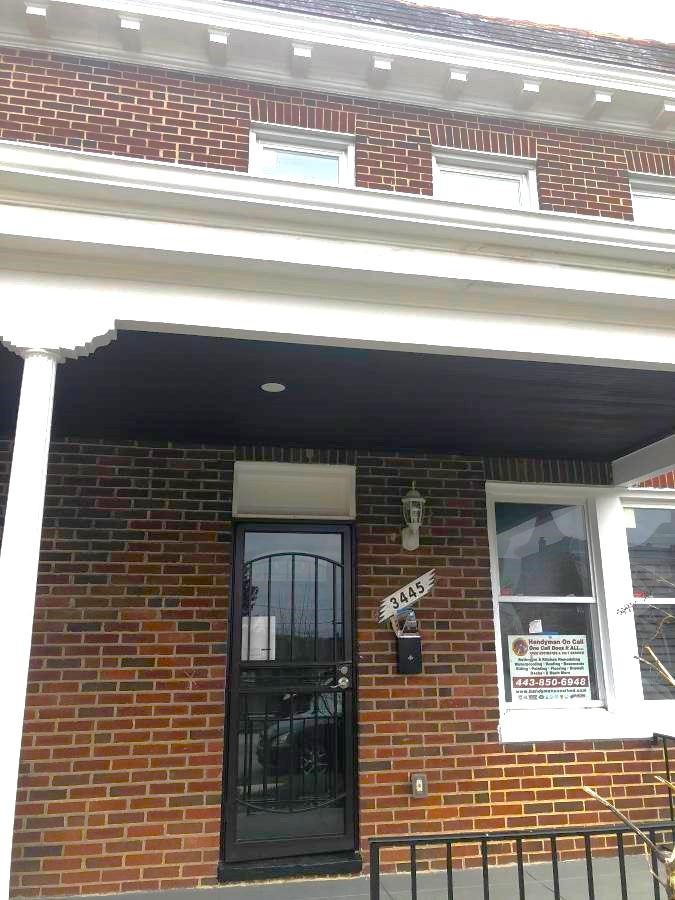 3445 Juneway - 1 AVAILABLE $700