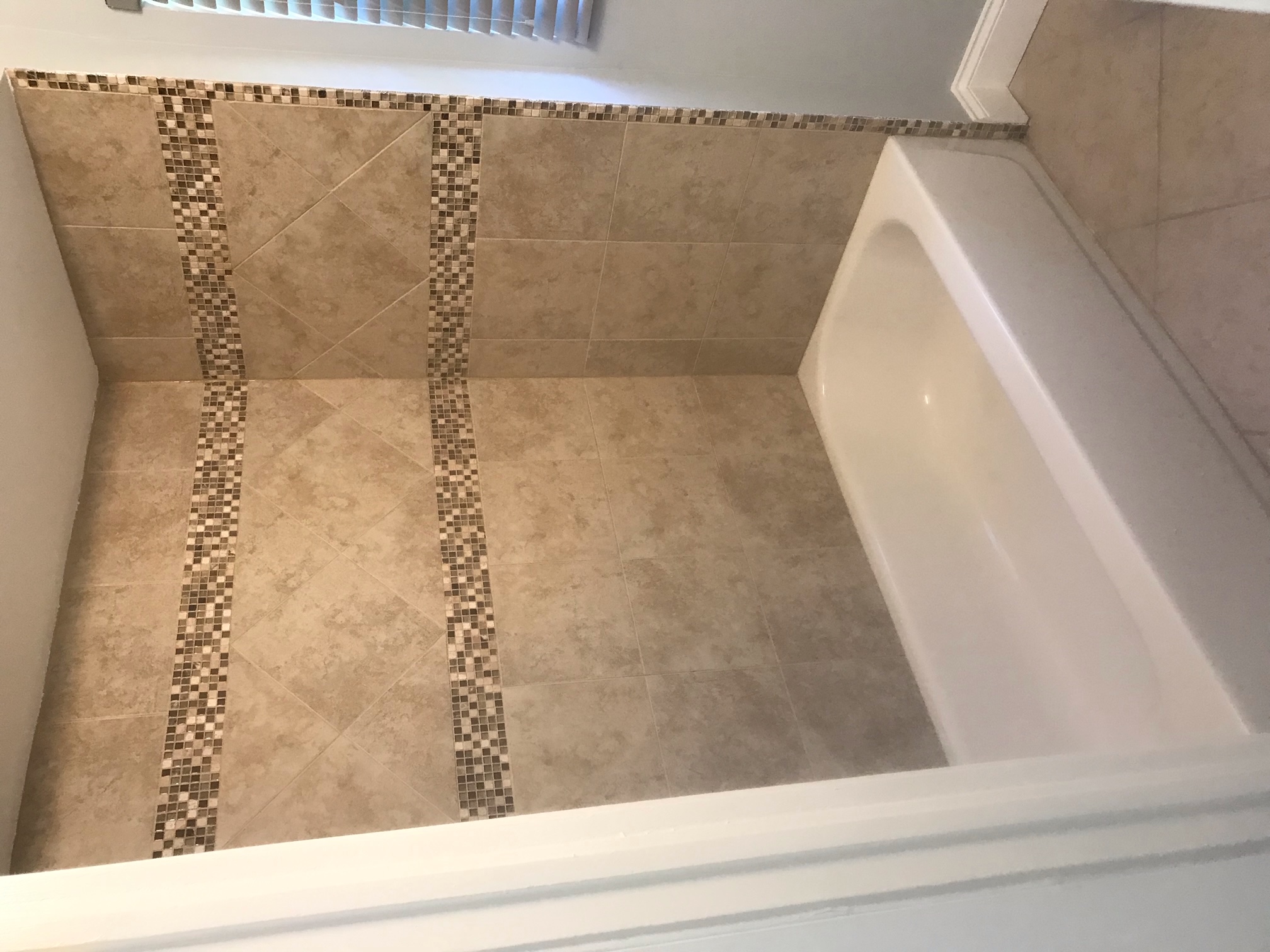 928 Argonne Drive - H Available Private Bath $700